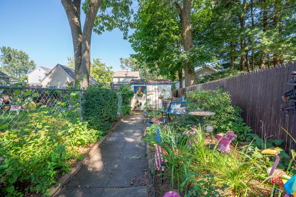 197 Shawmut Street Springfield, MA 01108 - Photo 31 of 37