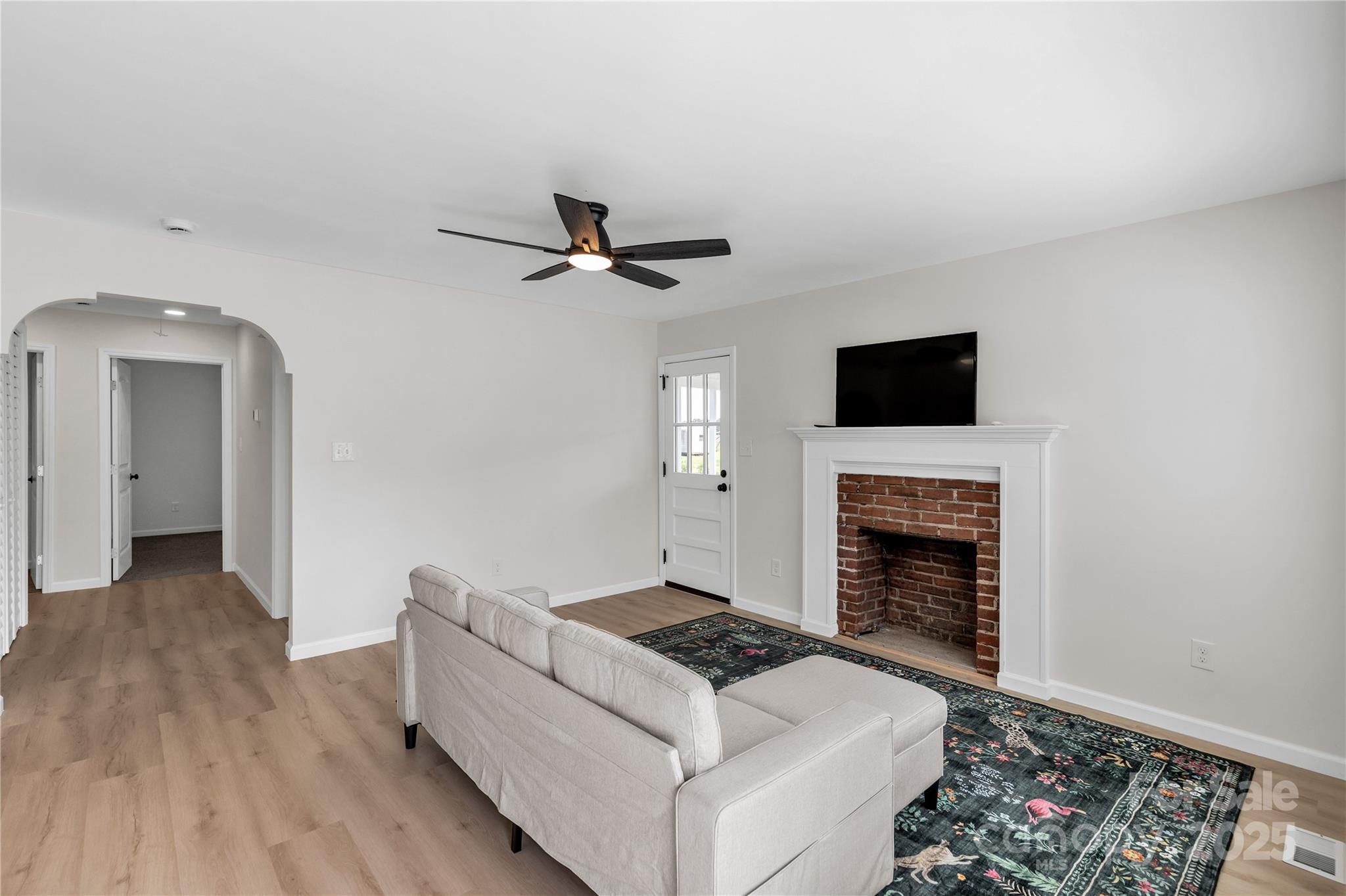 1107 East Doc Garris Road Lancaster, SC 29720 - Photo 4 of 32 Gallery Image 4