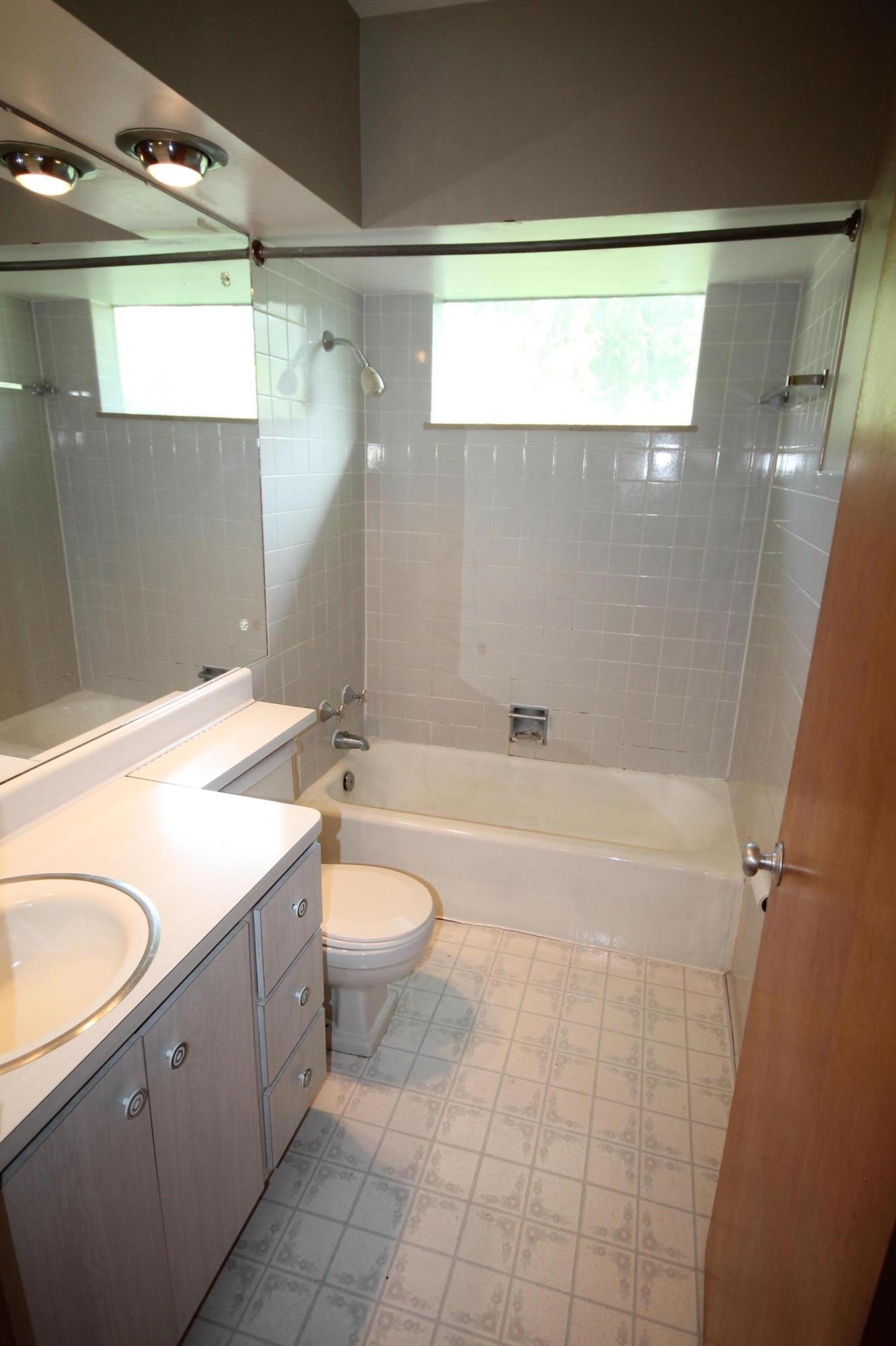 2845 Zollinger Road Columbus, OH 43221 - Photo 12 of 32 Gallery Image 12