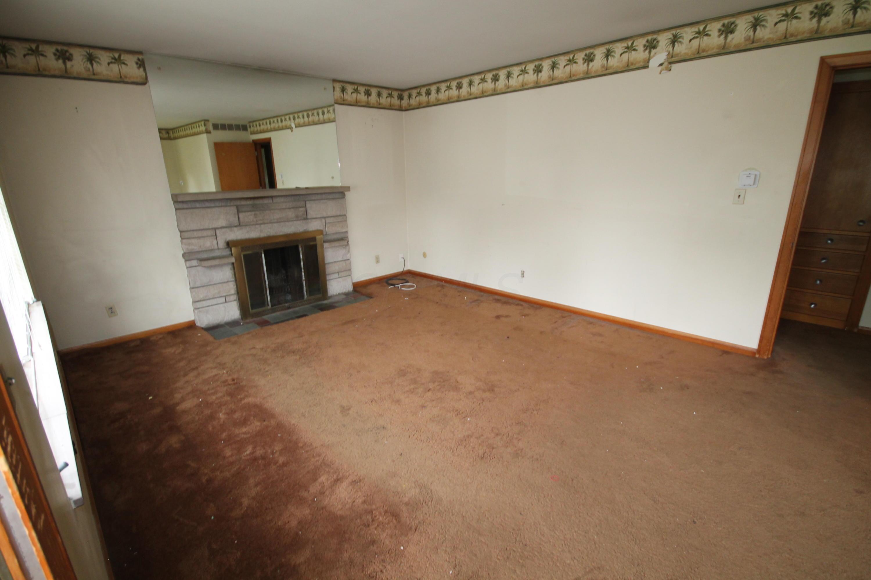 2845 Zollinger Road Columbus, OH 43221 - Photo 2 of 32 Gallery Image 2