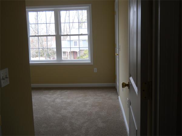 65 Signal Hill Circle Springfield, MA 01118 - Photo 8 of 17 Gallery Image 8