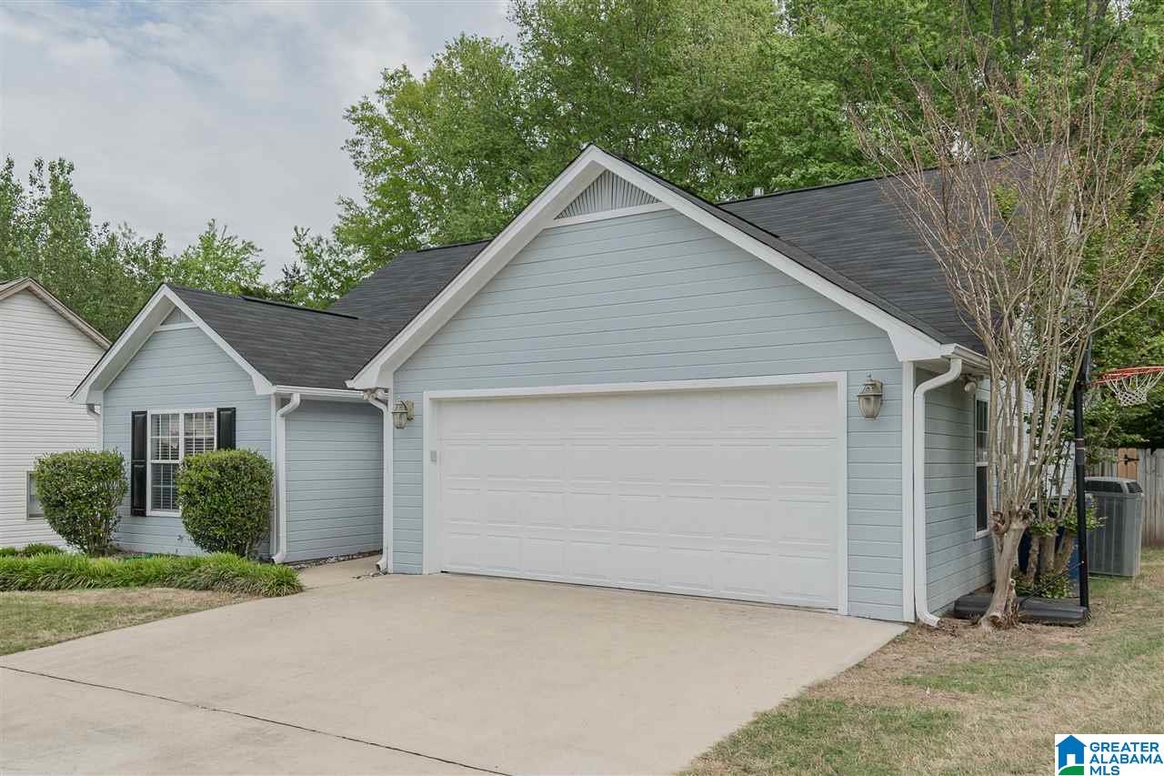 161 Lake Terrace Alabaster, AL 35007 - Photo 2 of 39