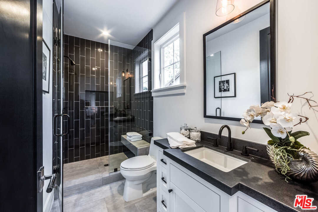 15741 Addison Street Encino, CA 91436 - Photo 15 of 20