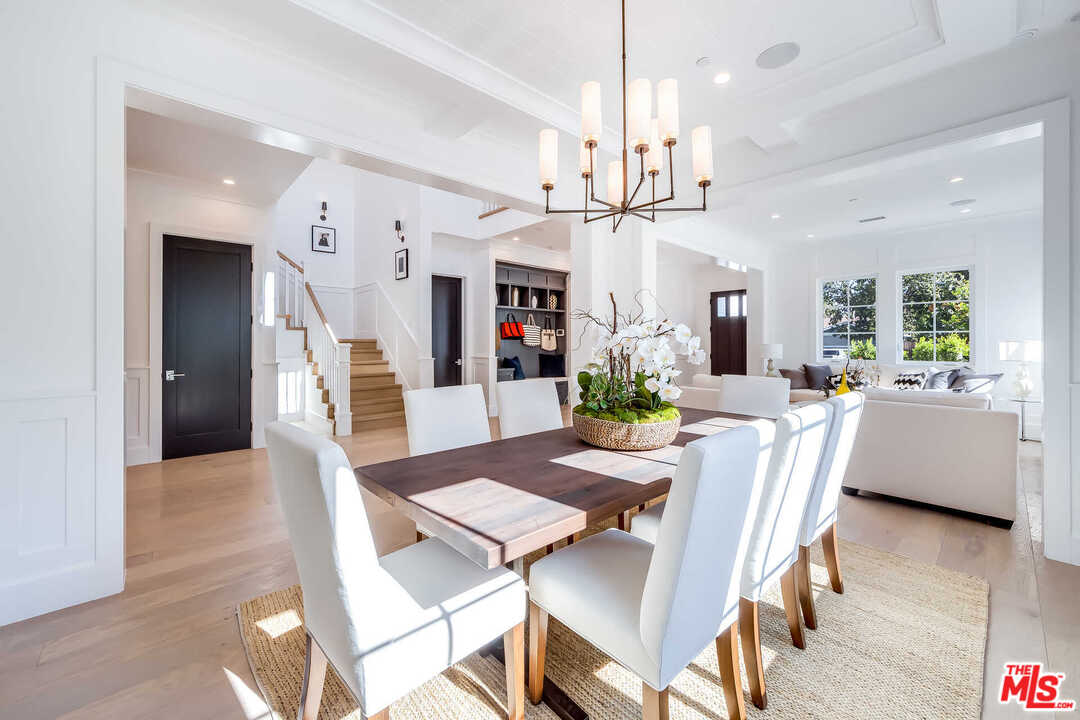 15741 Addison Street Encino, CA 91436 - Photo 5 of 20