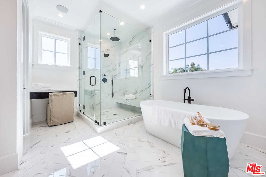 15741 Addison Street Encino, CA 91436 - Photo 10 of 20