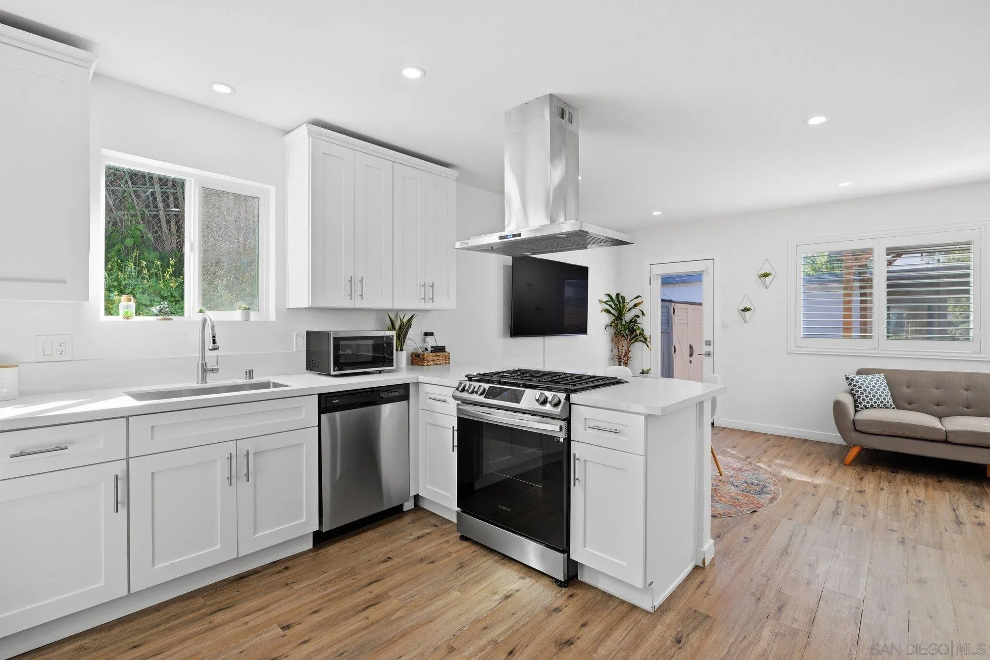 2508 Rae Place National City, CA 91950 - Photo 8 of 35