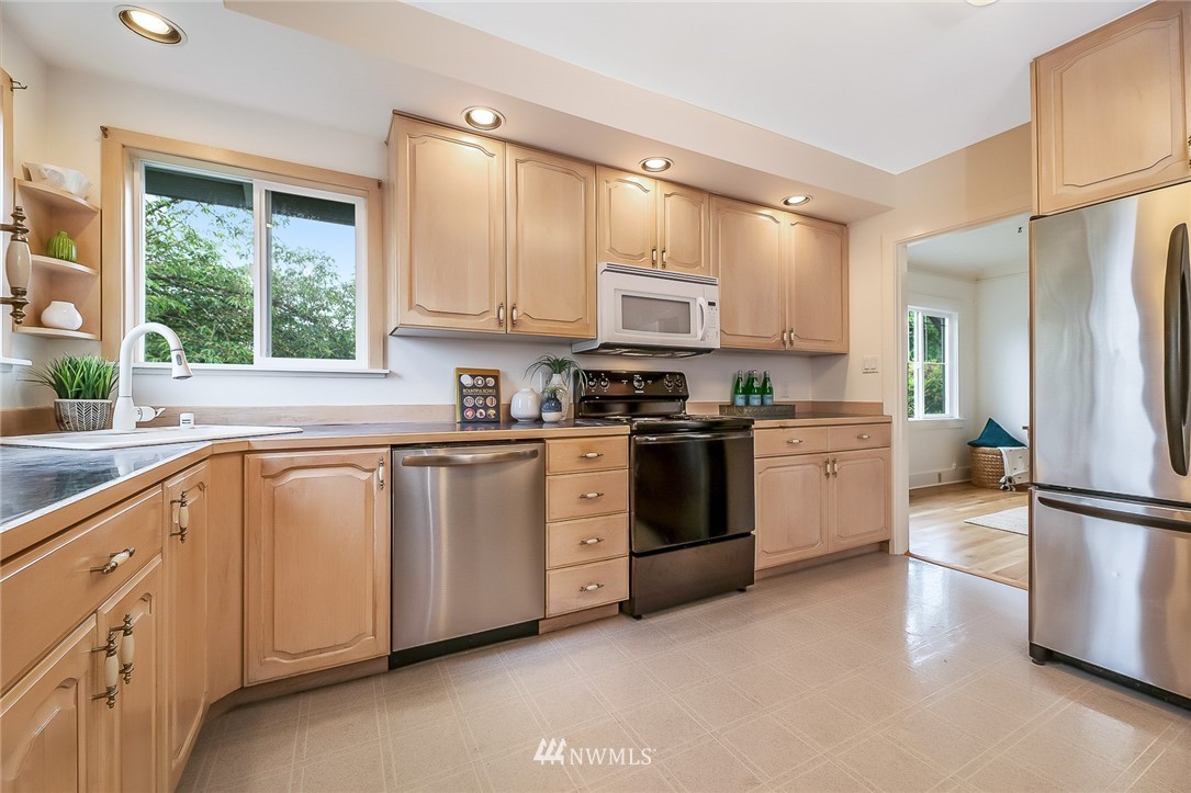 701 North 79th Street Seattle, WA 98103 - Photo 8 of 30 Gallery Image 8