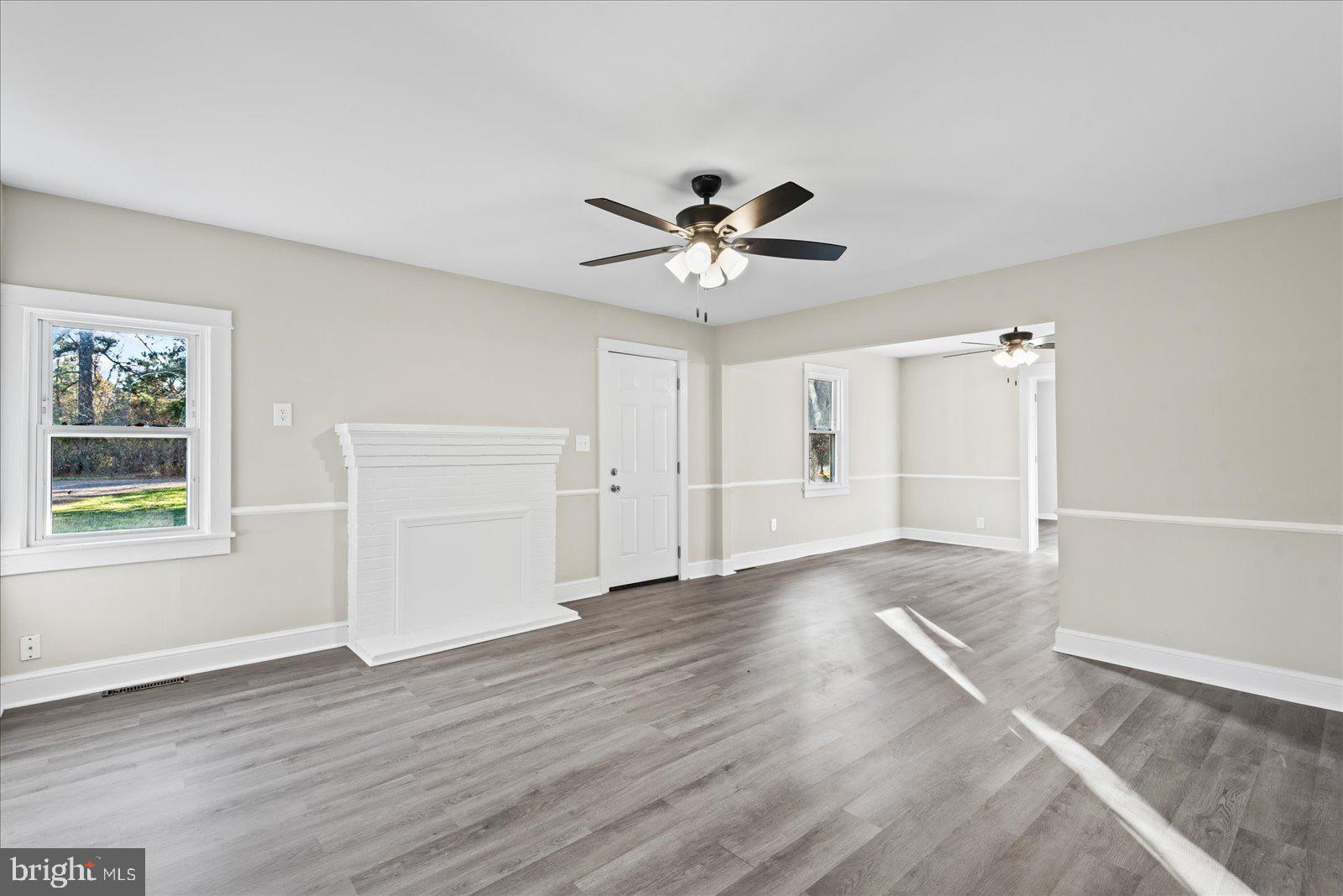 11487 Eds Drive King George, VA 22485 - Photo 12 of 28 Living room