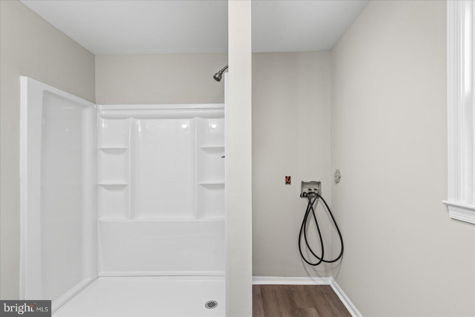 11487 Eds Drive King George, VA 22485 - Photo 17 of 28 Primary Bathroom