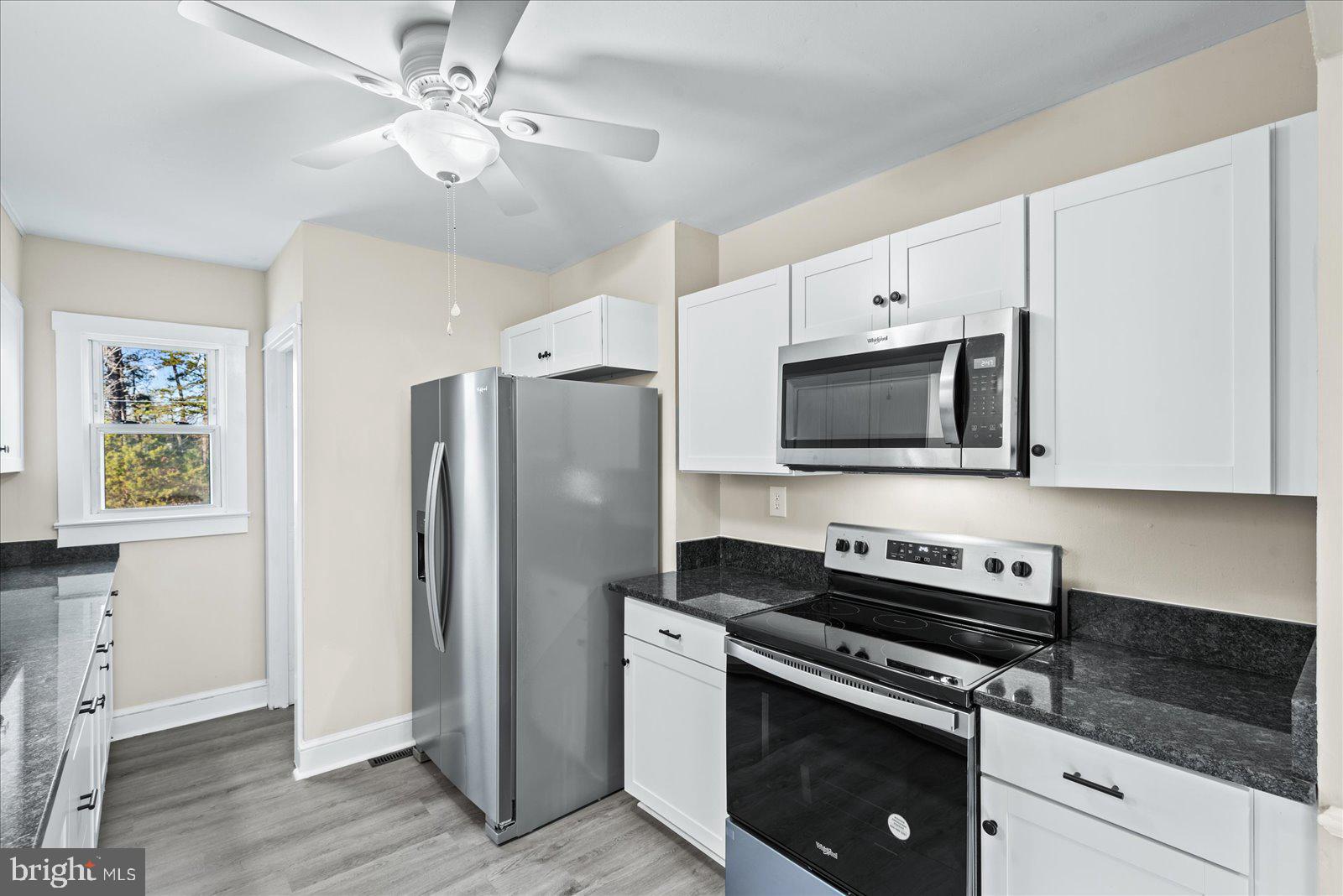11487 Eds Drive King George, VA 22485 - Photo 8 of 28 Kitchen