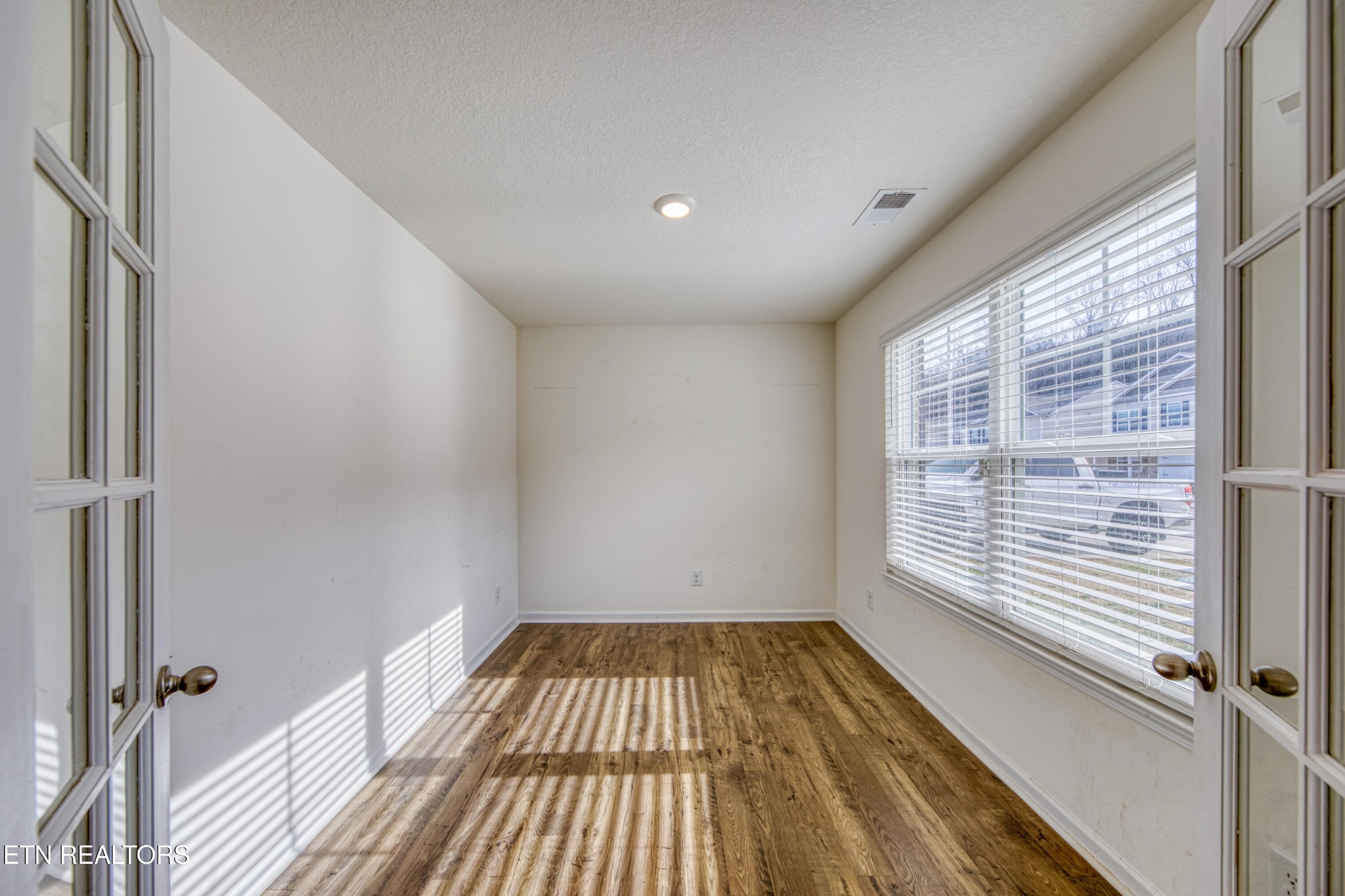 9313 Avian Forest Lane Heiskell, TN 37754 - Photo 3 of 32 Gallery Image 3