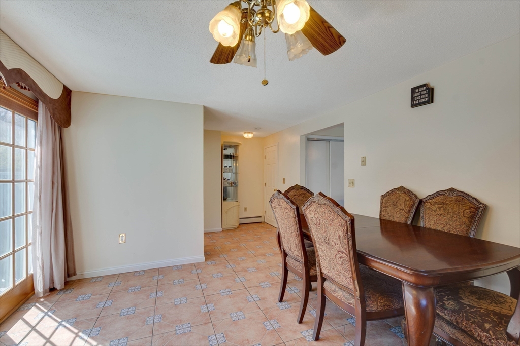 23 Vincent Circle Worcester, MA 01604 - Photo 12 of 38