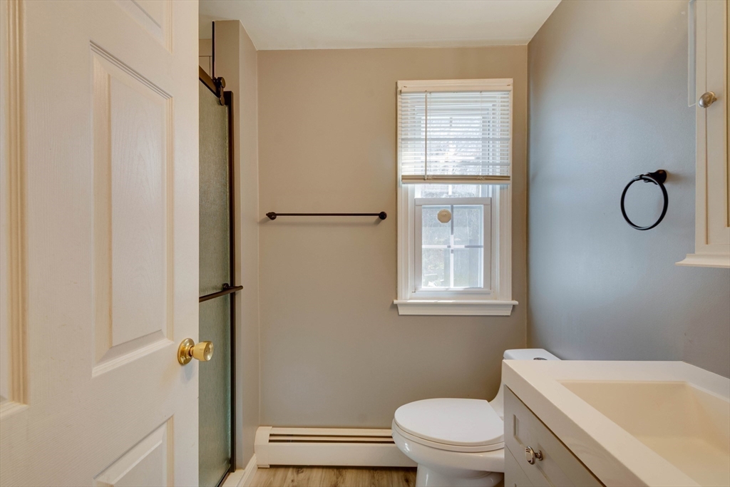 23 Vincent Circle Worcester, MA 01604 - Photo 13 of 38