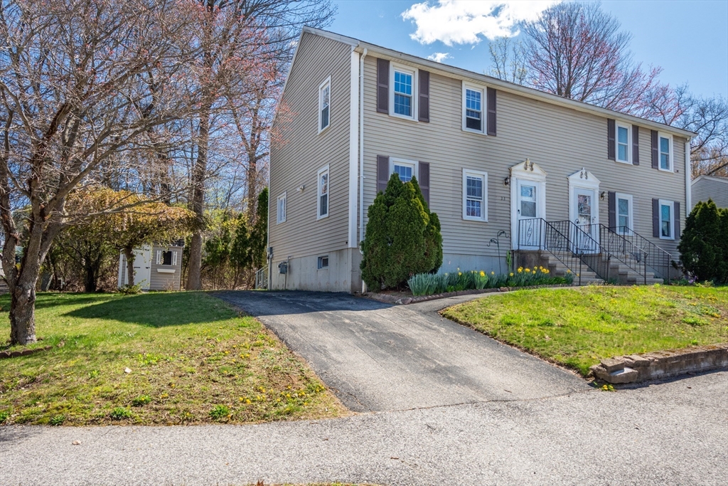 23 Vincent Circle Worcester, MA 01604 - Photo 2 of 38