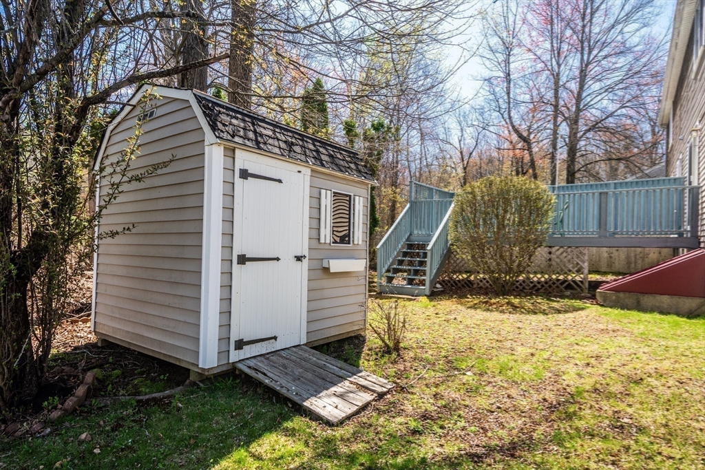 23 Vincent Circle Worcester, MA 01604 - Photo 34 of 38