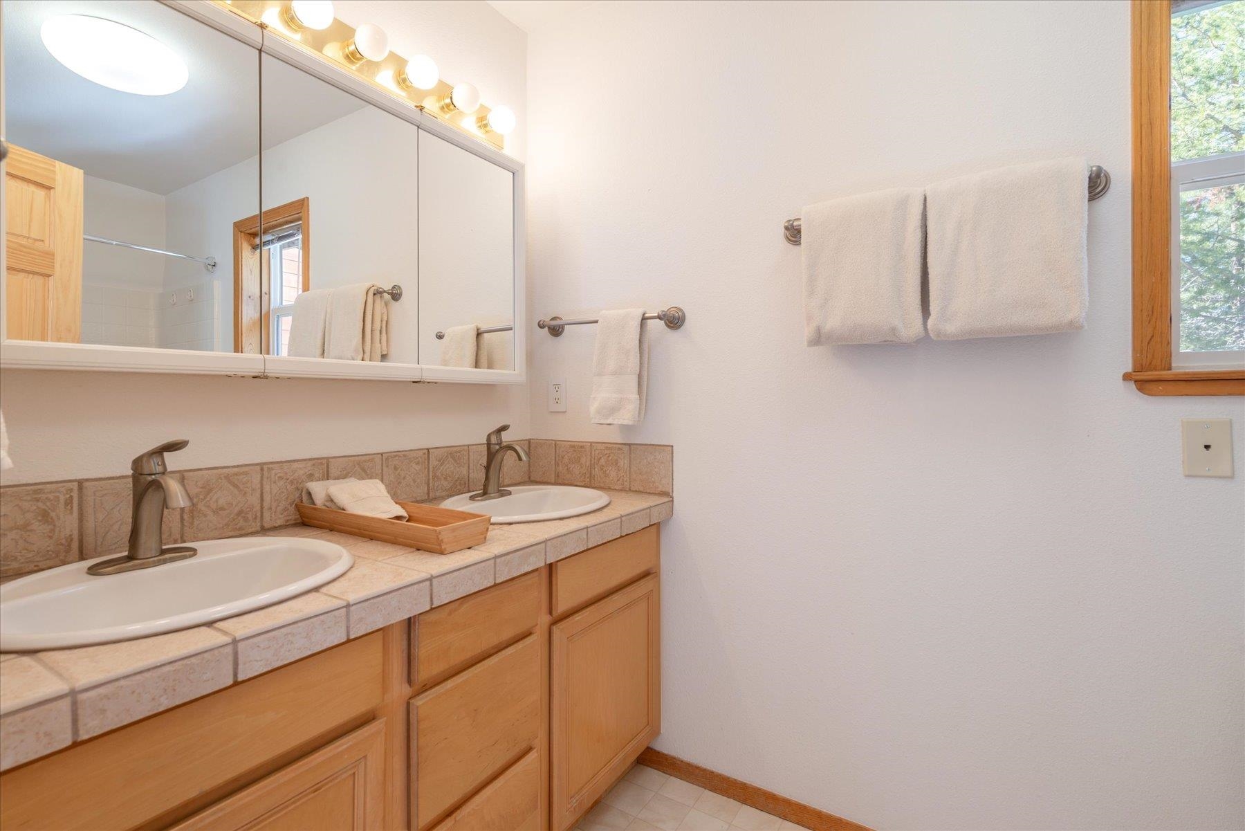 15407 Wolfgang Road Truckee, CA 96161 - Photo 13 of 28