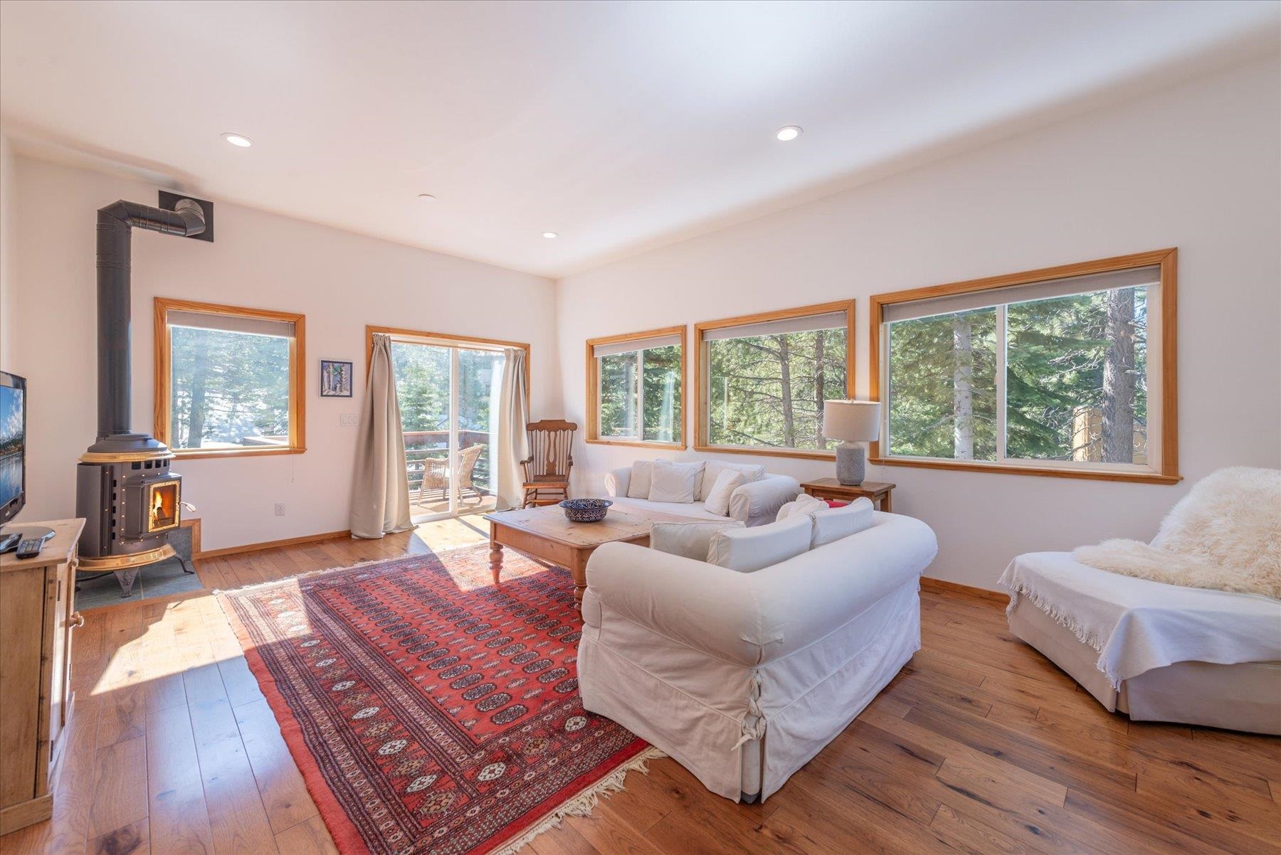 15407 Wolfgang Road Truckee, CA 96161 - Photo 9 of 28