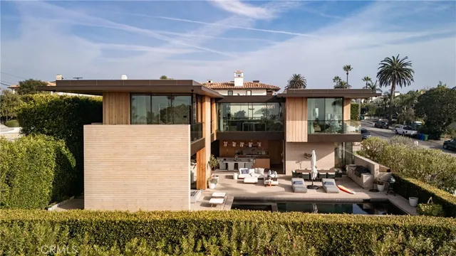 $32,000,000 | 100 North Dianthus Street, Manhattan Beach, CA 90266