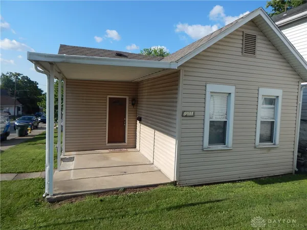 $975 | 2200 Wayne Avenue, Dayton, OH 45410
