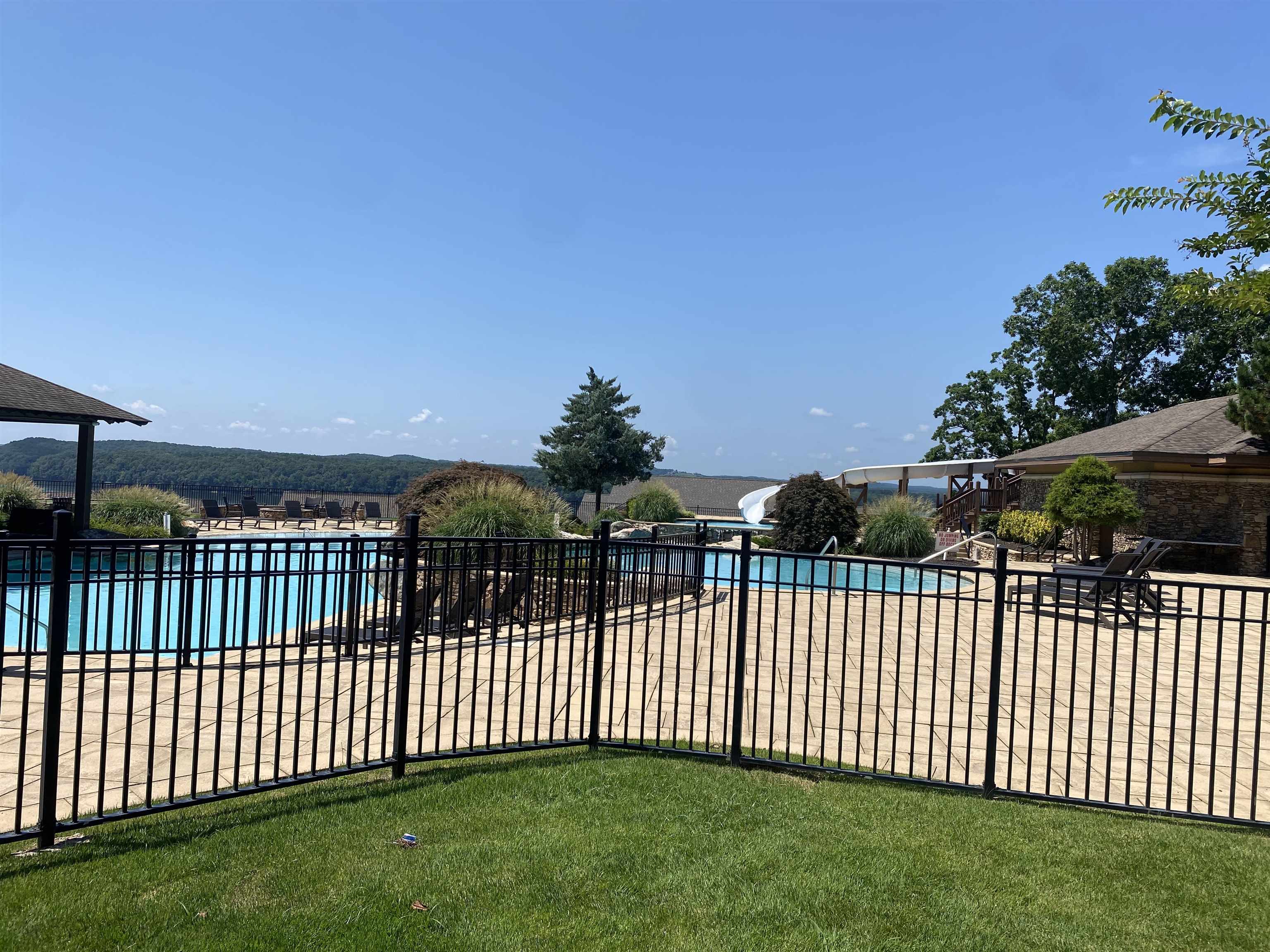 43 Breathtaking Loop Savannah, TN 38372 - Photo 4 of 21 a view of a roof deck