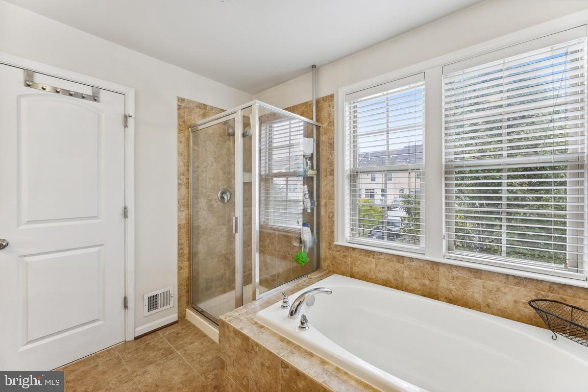 14102 Port Town Road Accokeek, MD 20607 - Photo 19 of 33 Primary Bath
