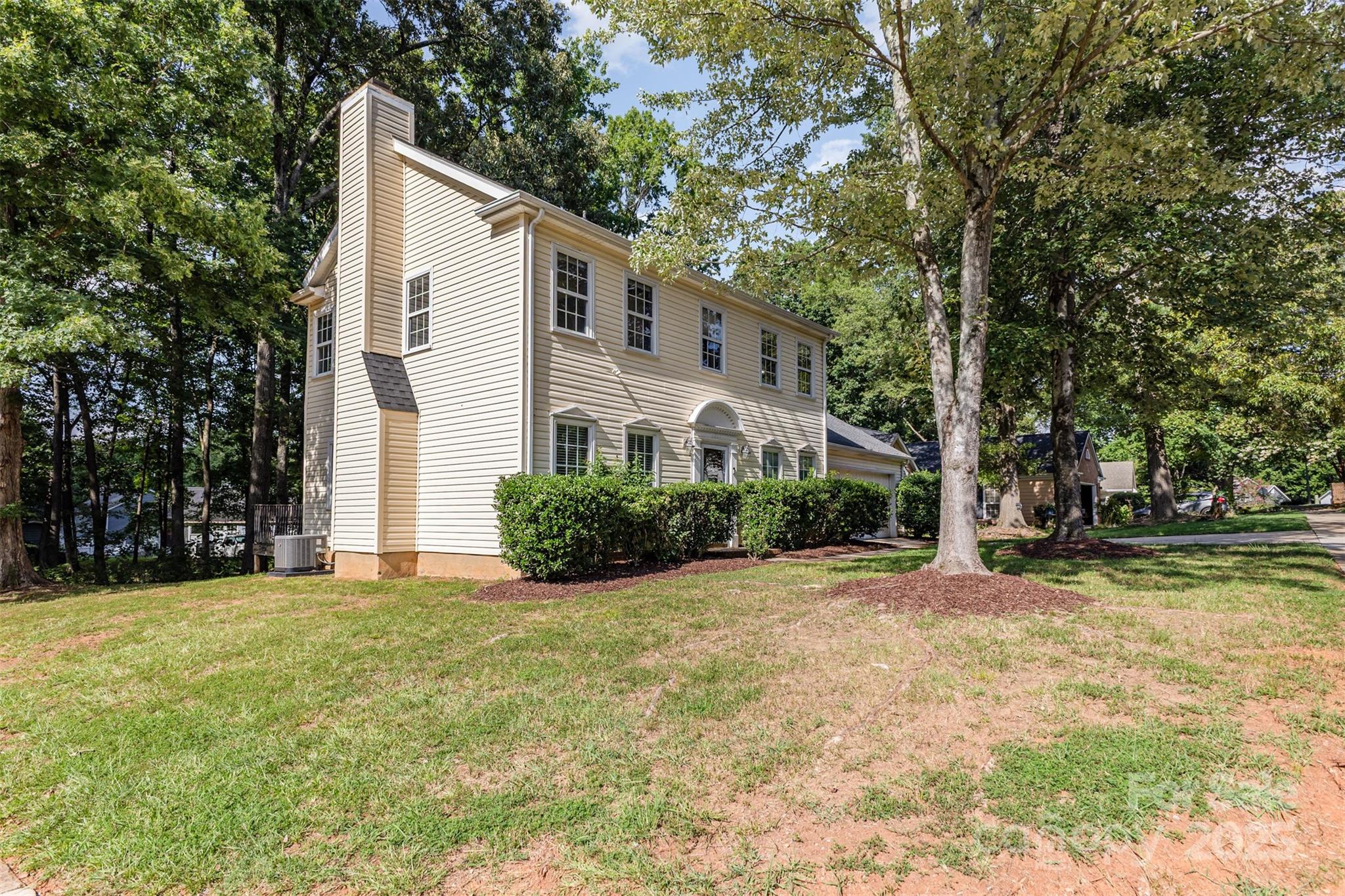 2801 Dellinger Drive Charlotte, NC 28269 - Photo 2 of 24 a view of a house with a yard