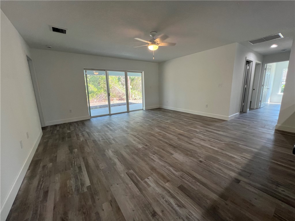 1239 Schumann Drive Sebastian, FL 32958 - Photo 3 of 15