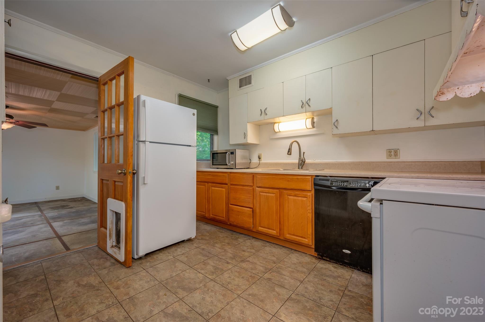 750 Braewick Road Tryon, NC 28782 - Photo 16 of 48