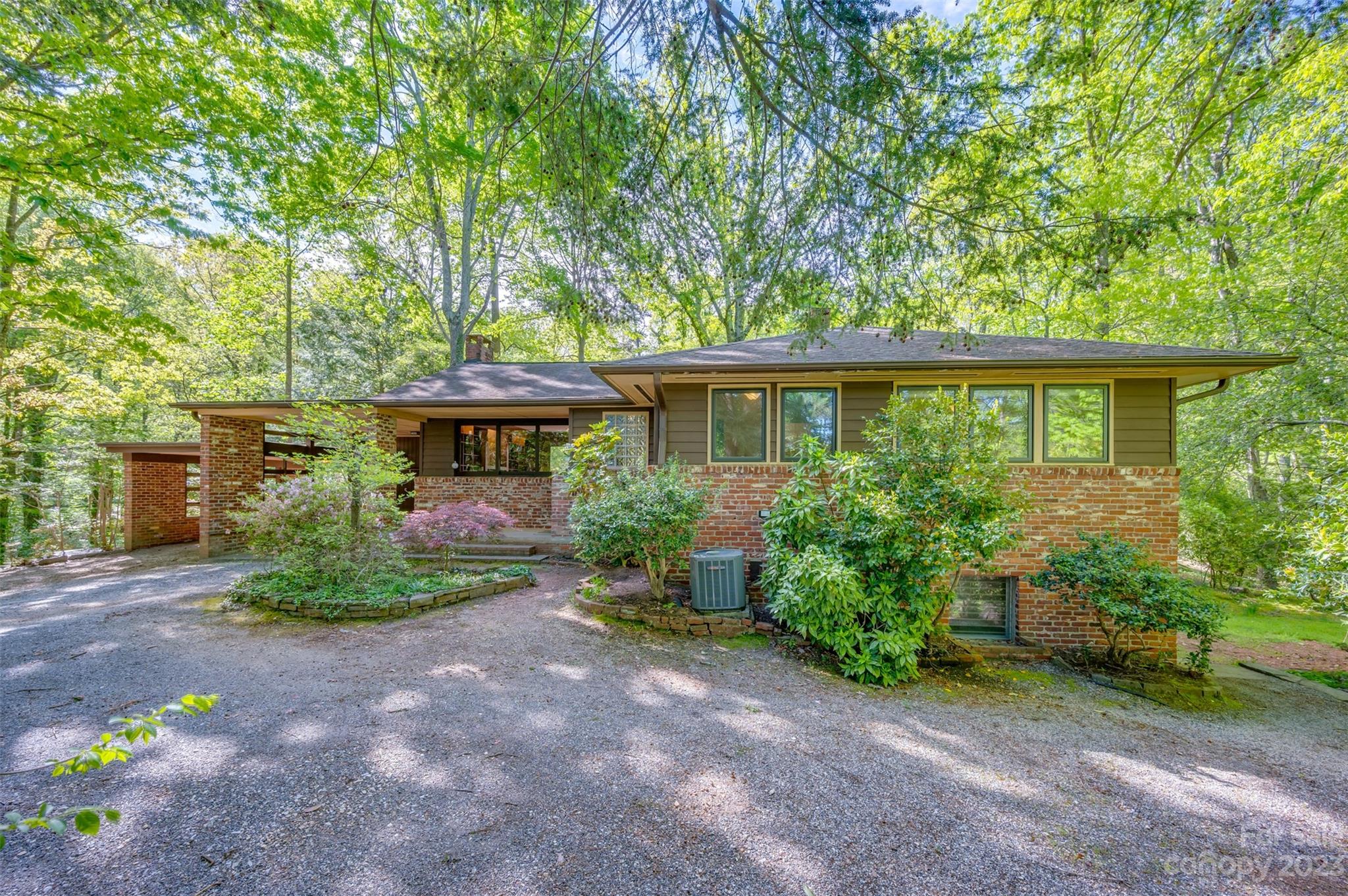 750 Braewick Road Tryon, NC 28782 - Photo 4 of 48