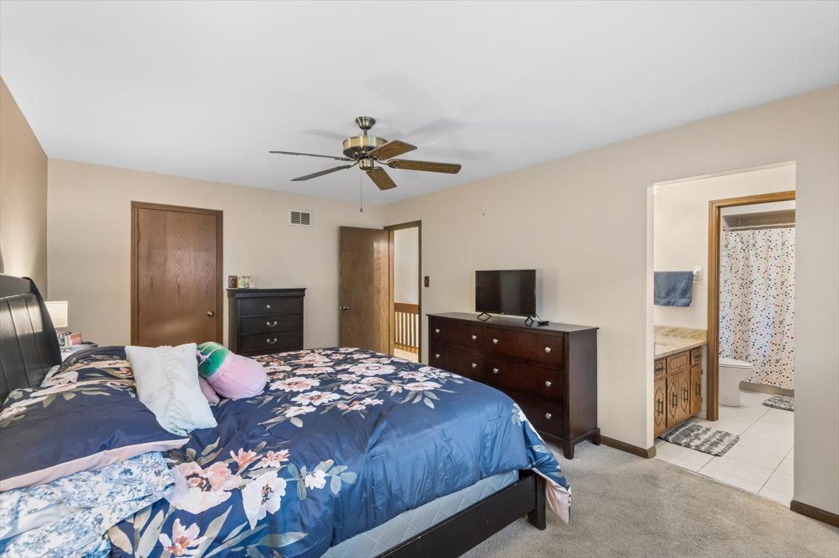 120 South Dee Road, Unit 2 Park Ridge, IL 60068 - Photo 12 of 23 Gallery Image 12