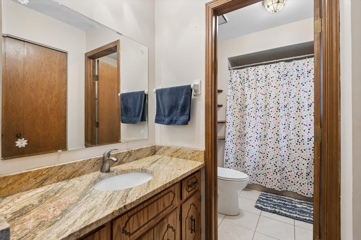 120 South Dee Road, Unit 2 Park Ridge, IL 60068 - Photo 13 of 23 Gallery Image 13