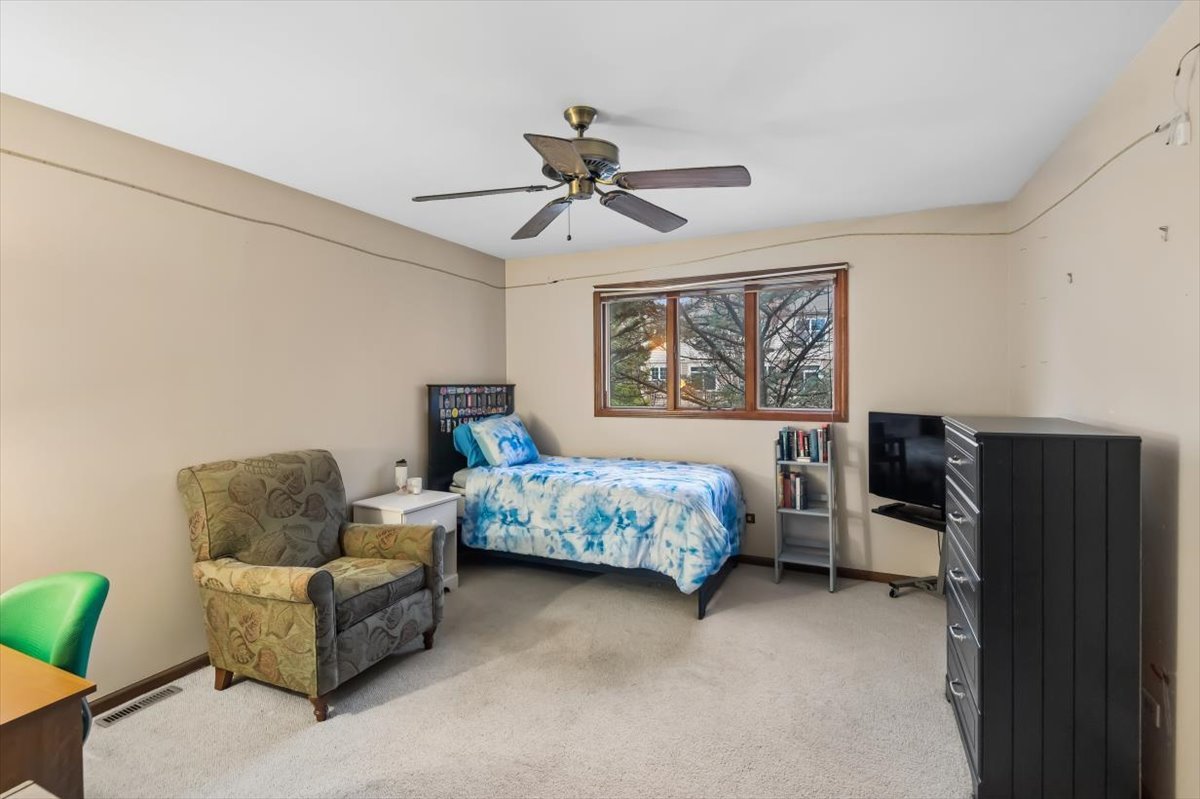 120 South Dee Road, Unit 2 Park Ridge, IL 60068 - Photo 15 of 23 Gallery Image 15