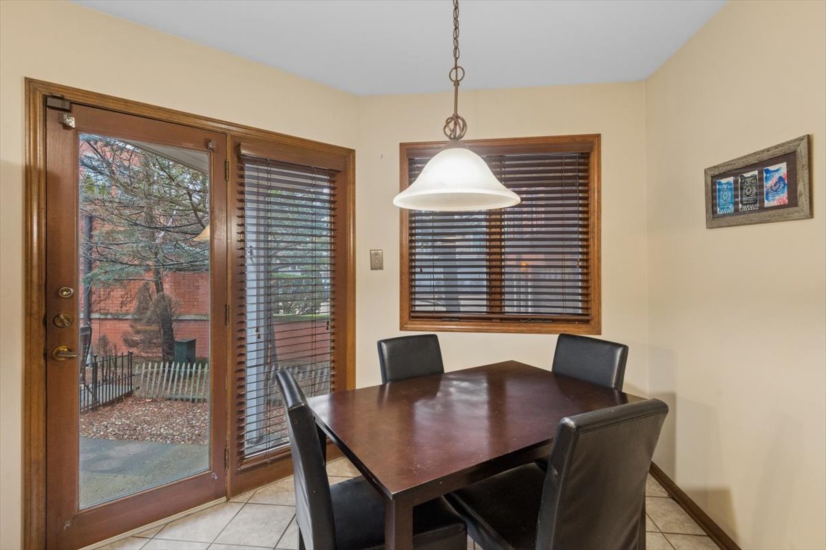 120 South Dee Road, Unit 2 Park Ridge, IL 60068 - Photo 7 of 23 Gallery Image 7
