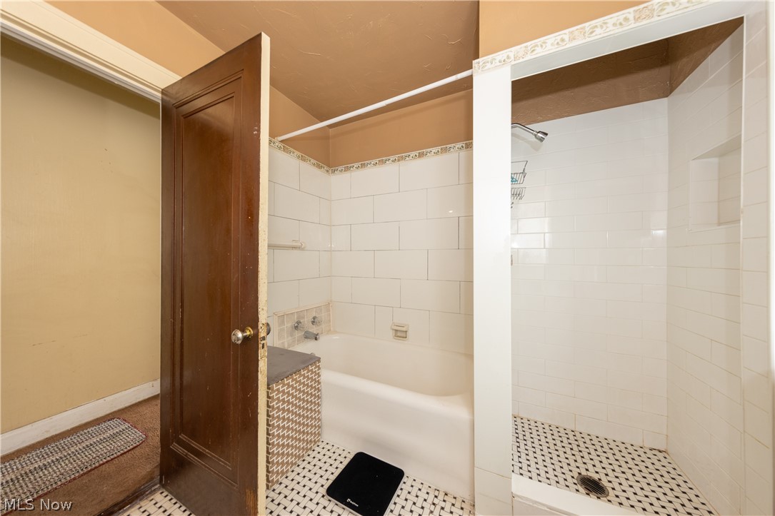 3463 Menlo Road Cleveland, OH 44120 - Photo 20 of 30 The Bathroom