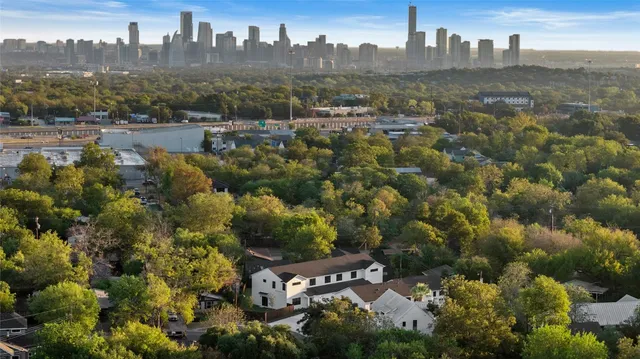 $962,800 | 1500 Sylvan Glade, Unit 1A, Austin, TX 78745