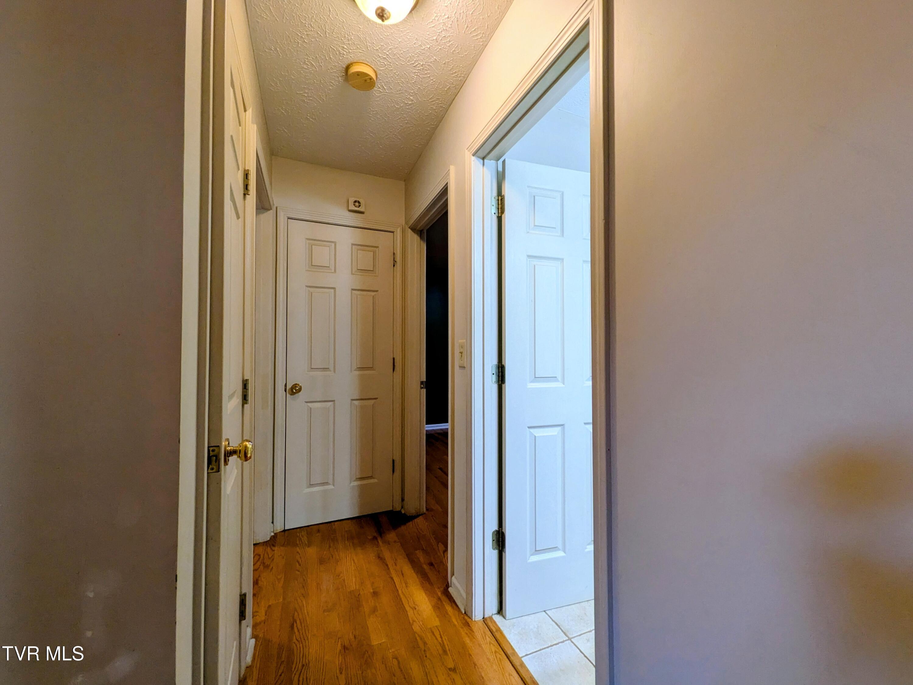 113 Nave Hollow Road Elizabethton, TN 37643 - Photo 30 of 91 Hallway(1)