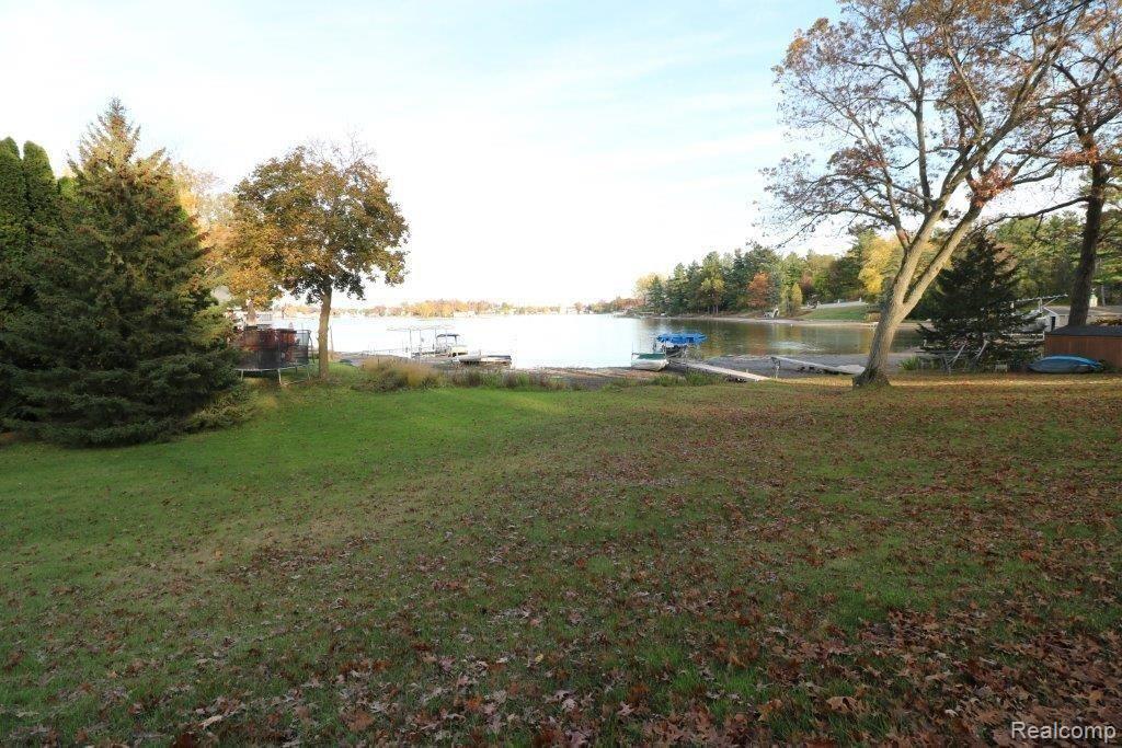 501 Pine Tree Road Lake Orion, MI 48362 - Photo 13 of 19 048.jpg