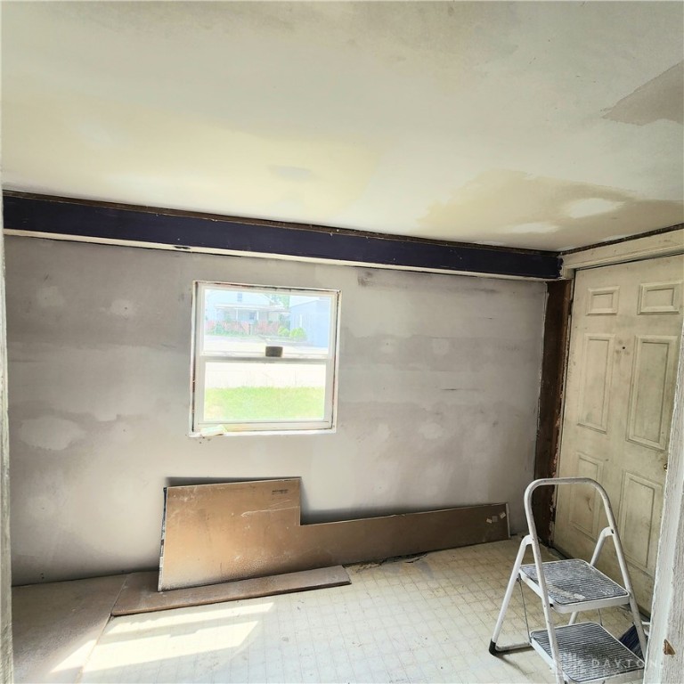 8540 South Mann Road Tipp City, OH 45371 - Photo 17 of 23 Entry/Enclosed Porch
