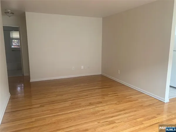 $1,825 | 60 Columbia Avenue, Unit 5, Dumont, NJ 07628