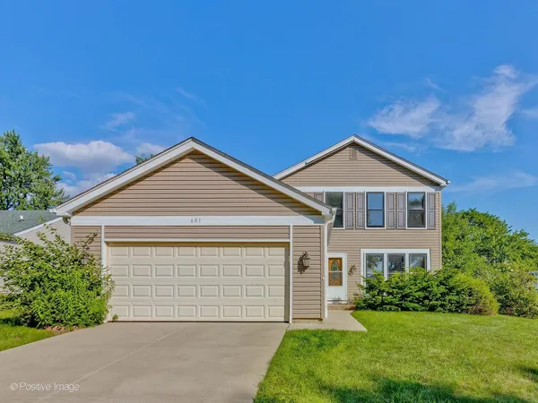 $3,495 | 601 Willington Drive, Schaumburg, IL 60194