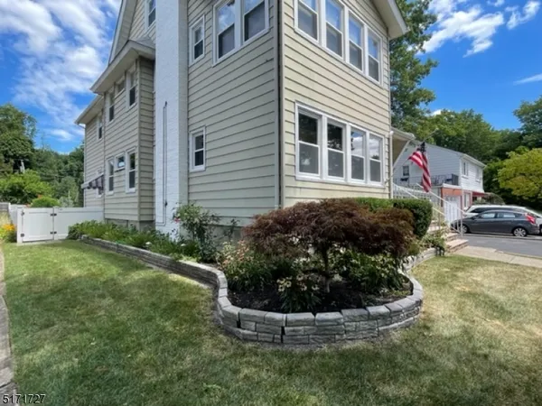 $3,450 | 17 Brookfield Road, Unit 1, Montclair, NJ 07043