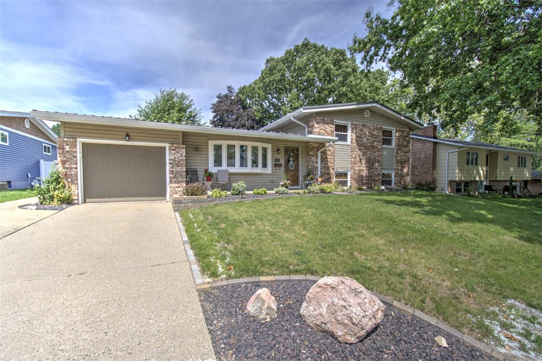 4125 Newcastle Drive Decatur, IL 62526 - Photo 2 of 27