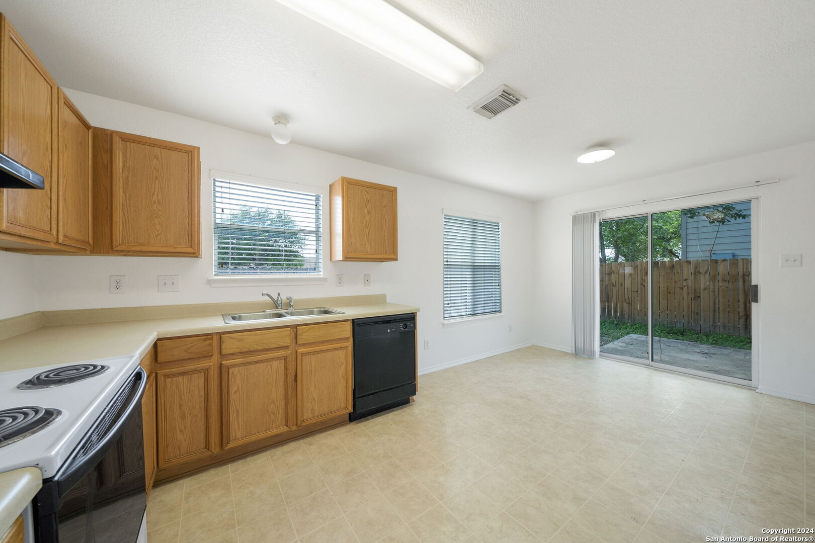 7 Kenrock Ridge San Antonio, TX 78254 - Photo 7 of 19