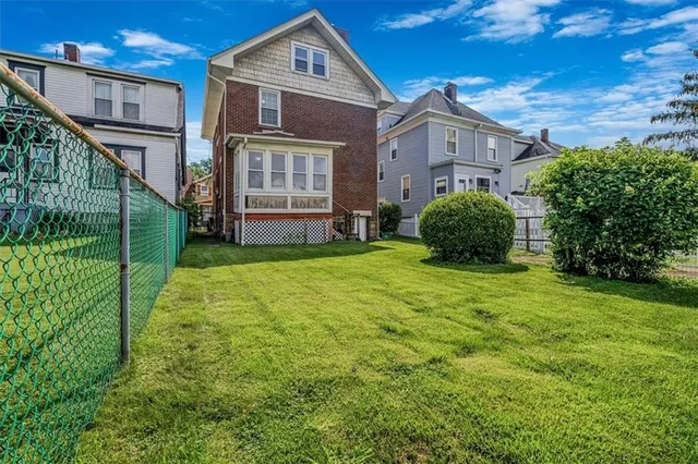 a picture of a bench in a white building