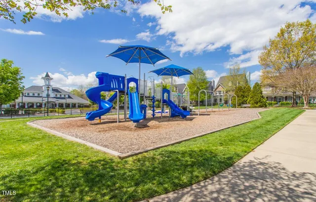a view of a tennis court