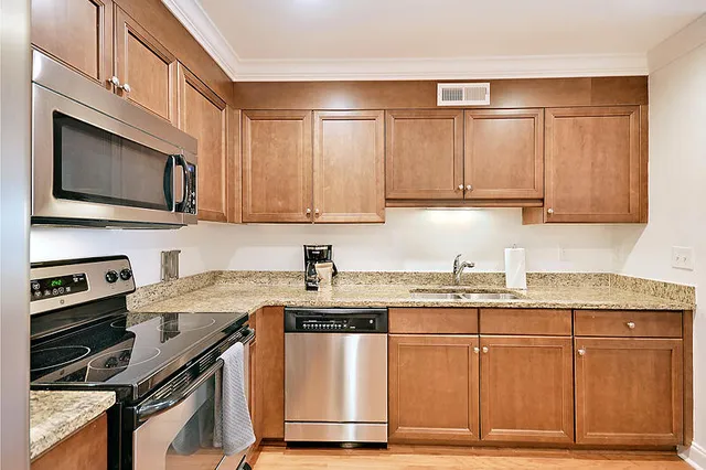 $395,000 | 1240 Fairmont Avenue, Unit 7, Mount Pleasant, SC 29464