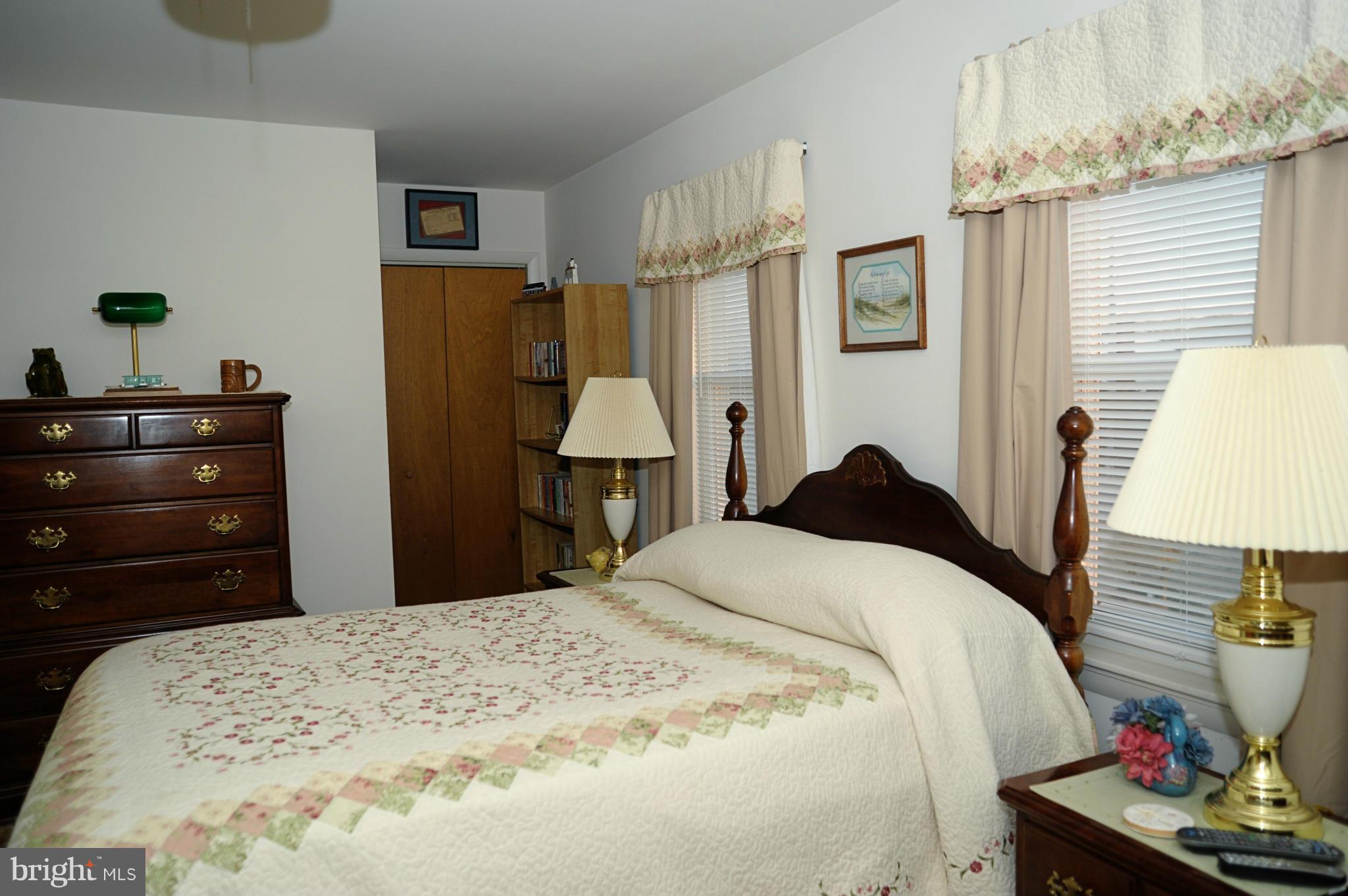 Bedroom (Master)
