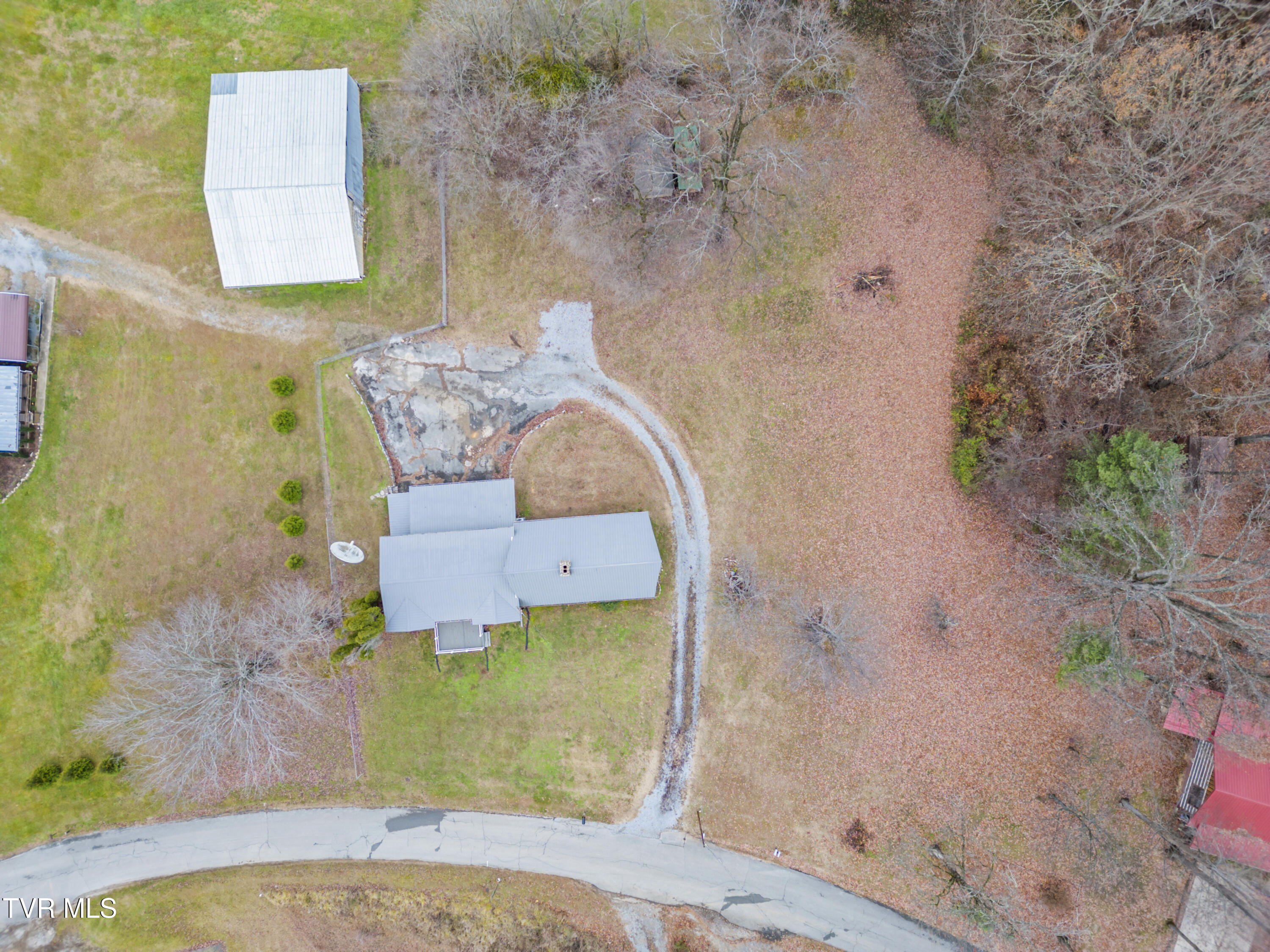 1054 Bolton Road Greeneville, TN 37745 - Photo 5 of 41 DJI_0016