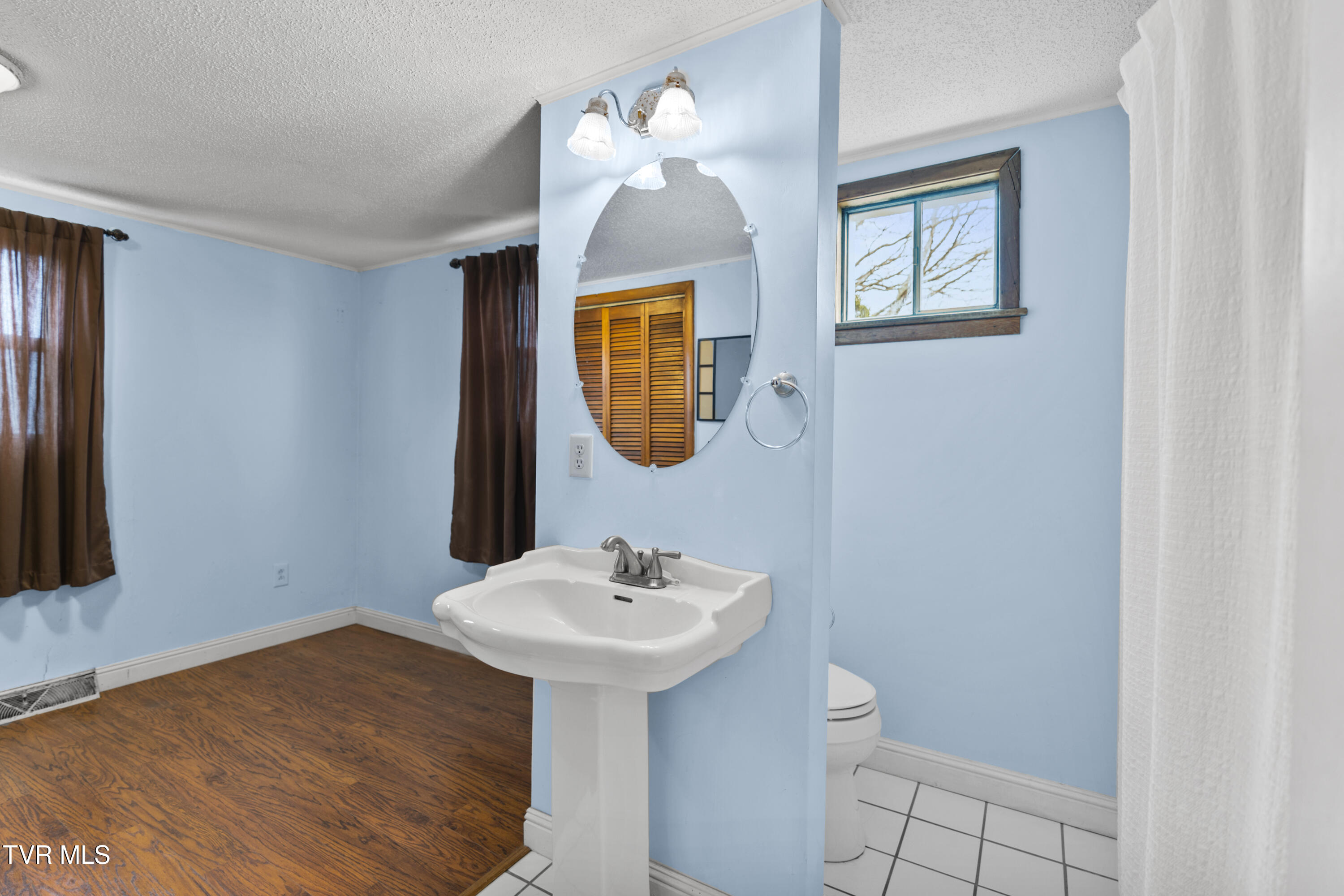 1054 Bolton Road Greeneville, TN 37745 - Photo 9 of 41 DSC04312