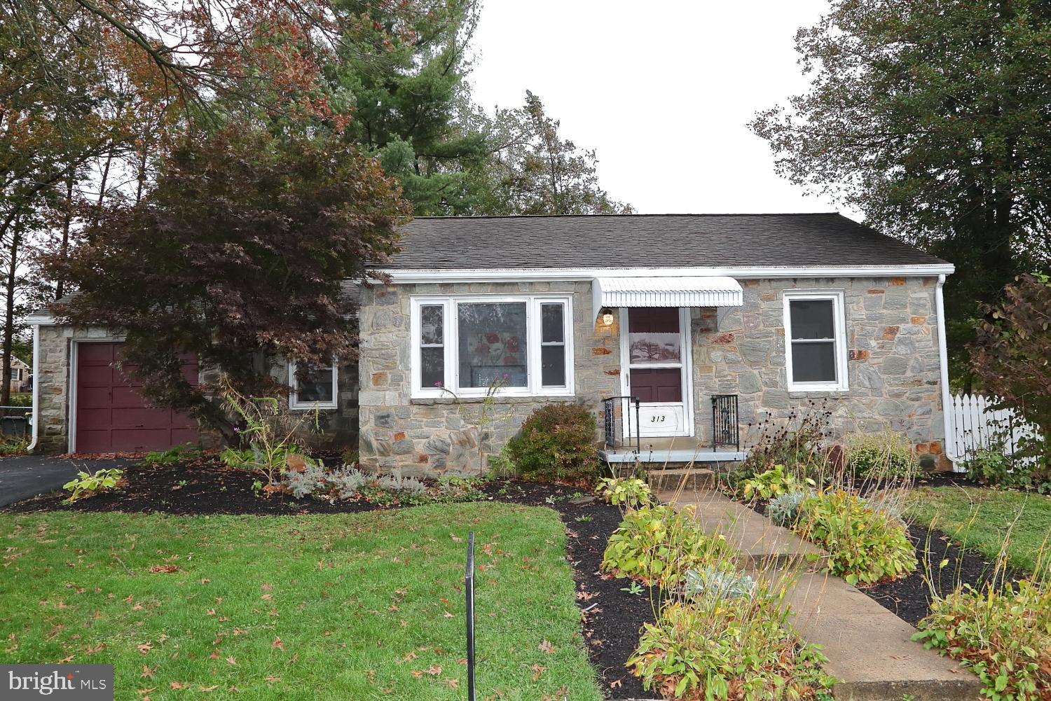 313 Dahlia Road Lancaster, PA 17602 - Photo 1 of 17 Gallery Image 1